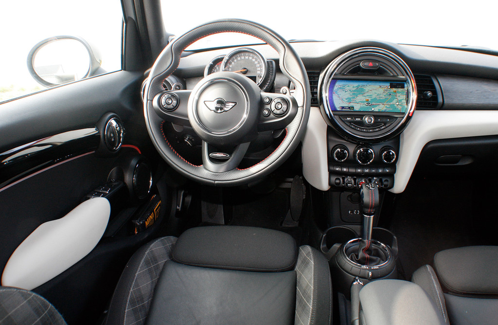 Test Mini Cooper S 5-Türer: Aus Mini wird Midi