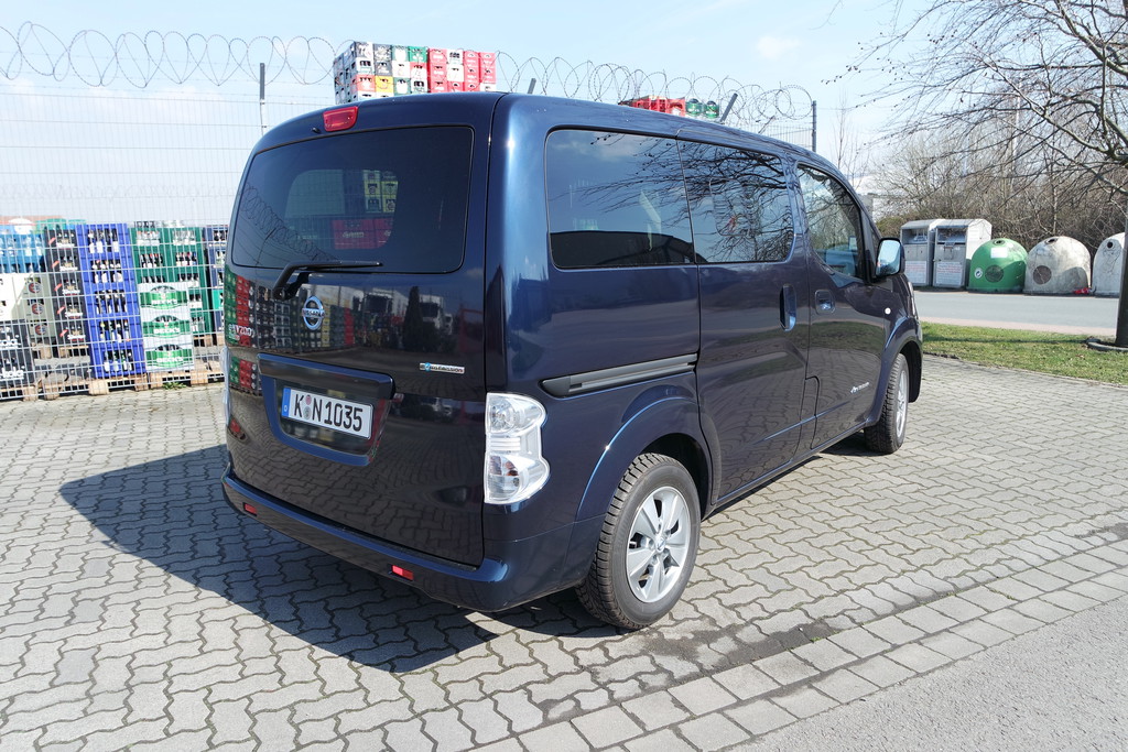 Erste Fahrt im Nissan e-NV200 Evalia - Der piept wohl