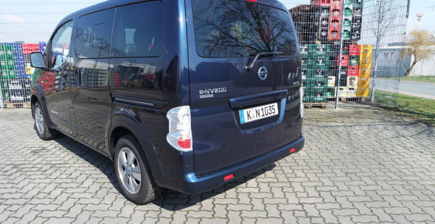 Erste Fahrt im Nissan e-NV200 Evalia - Der piept wohl