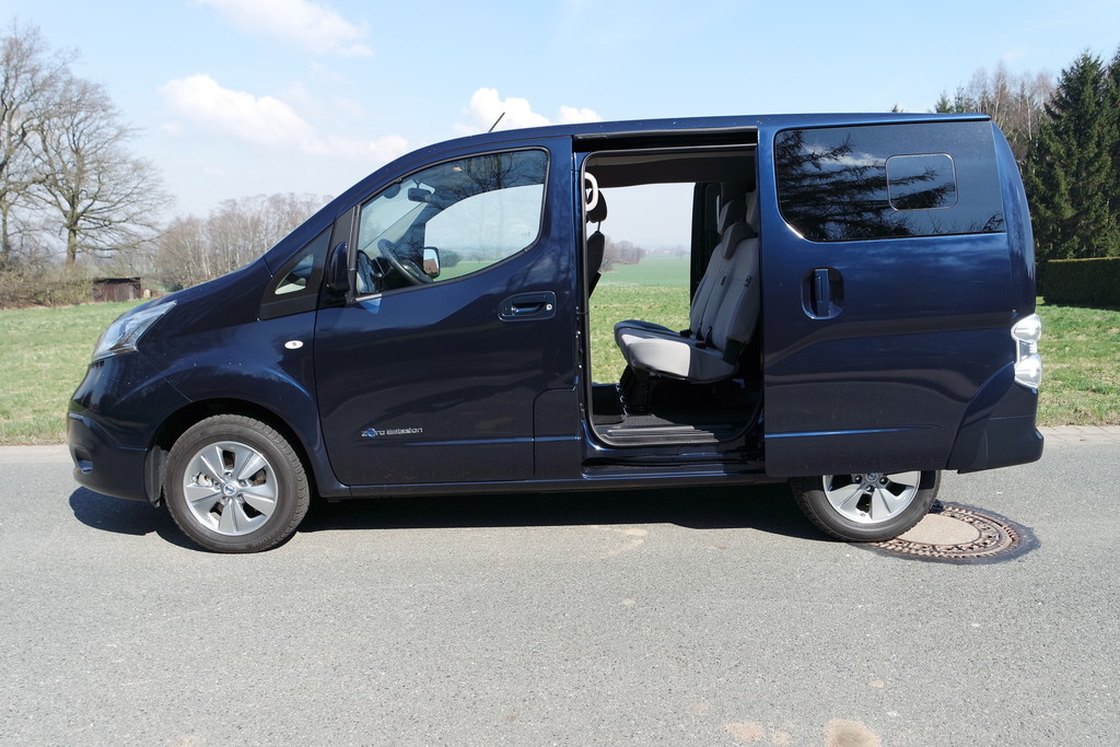 Erste Fahrt im Nissan e-NV200 Evalia - Der piept wohl