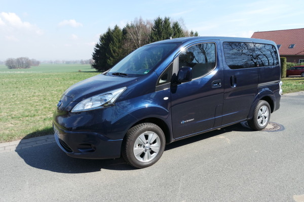 Erste Fahrt im Nissan e-NV200 Evalia - Der piept wohl