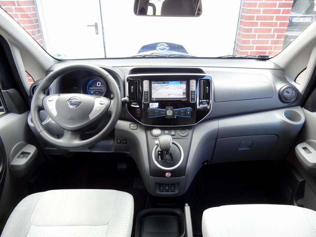 Erste Fahrt im Nissan e-NV200 Evalia - Der piept wohl