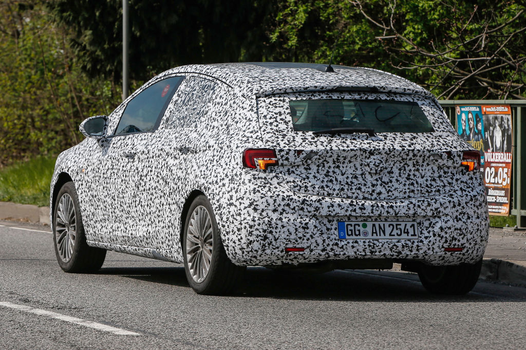 Erlkönig Opel Astra K