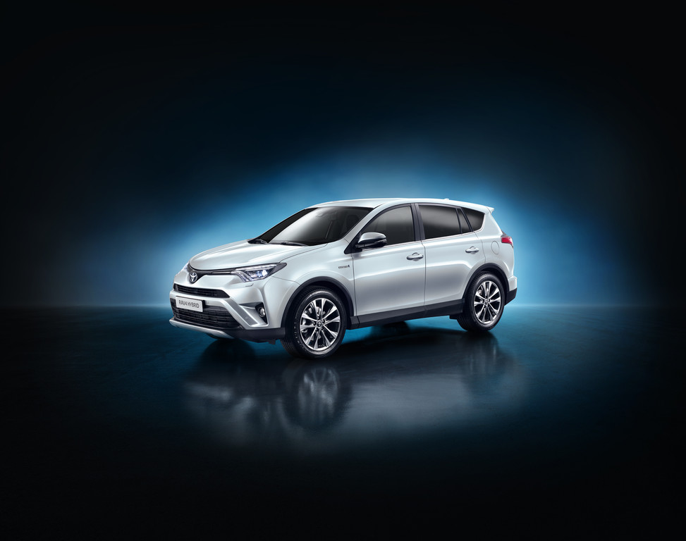 New York 2015: Toyota enthüllt RAV4 Hybrid
