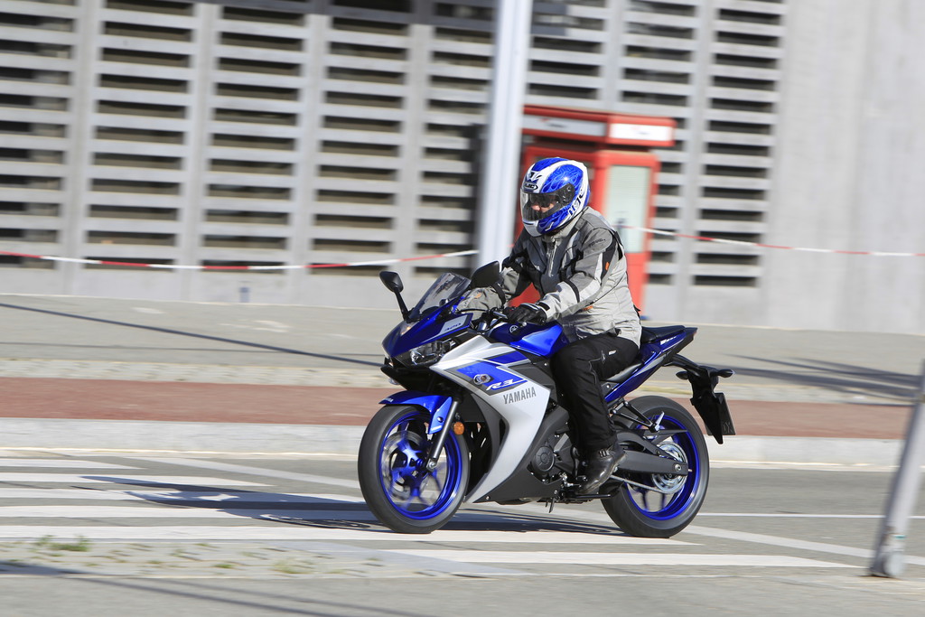 Erste Fahrt auf der Yamaha YZF-R3: The Missing Link