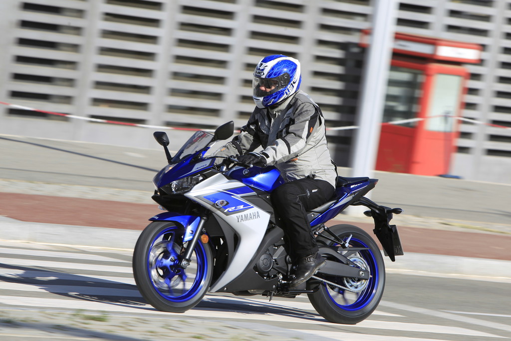 Erste Fahrt auf der Yamaha YZF-R3: The Missing Link