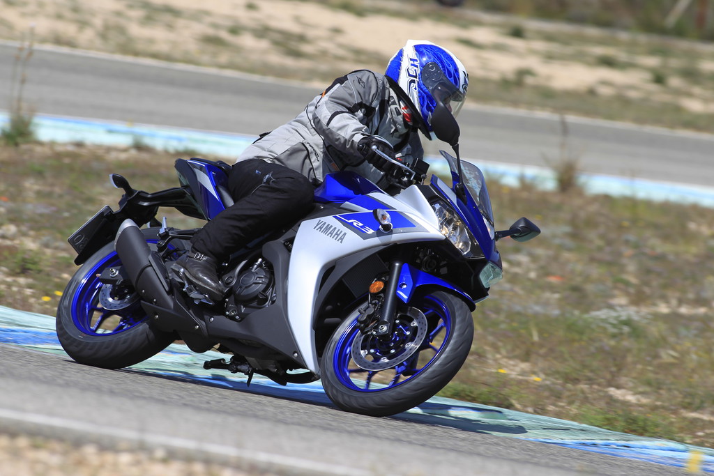 Erste Fahrt auf der Yamaha YZF-R3: The Missing Link
