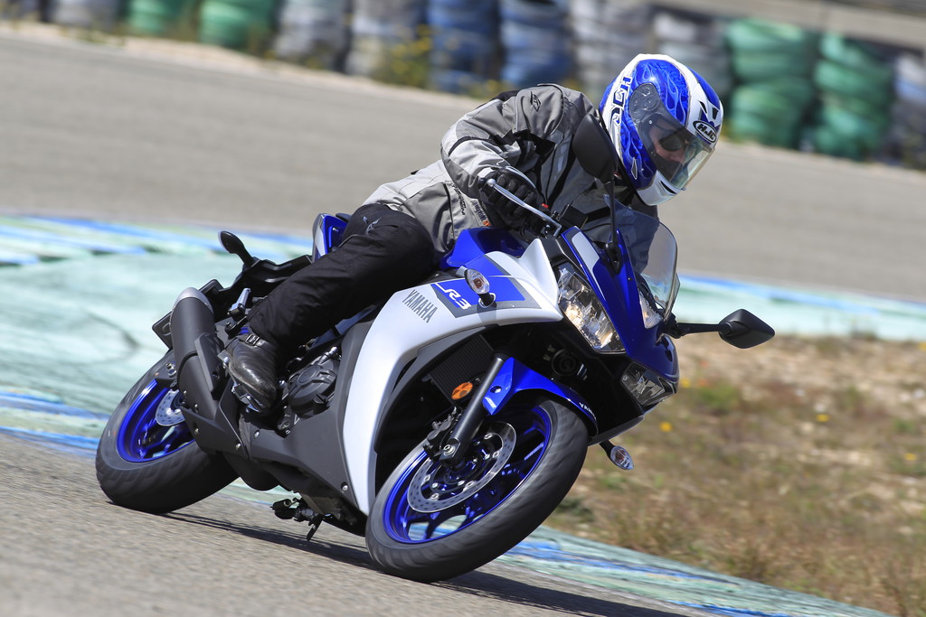Erste Fahrt auf der Yamaha YZF-R3: The Missing Link