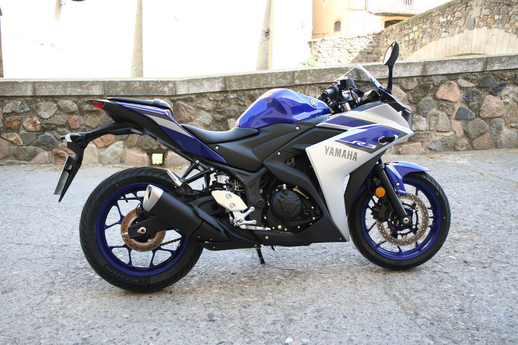Erste Fahrt auf der Yamaha YZF-R3: The Missing Link