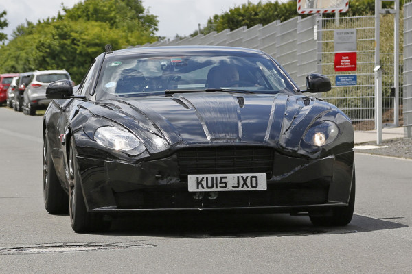 Erwischt: Erlkönig Aston Martin DB 11