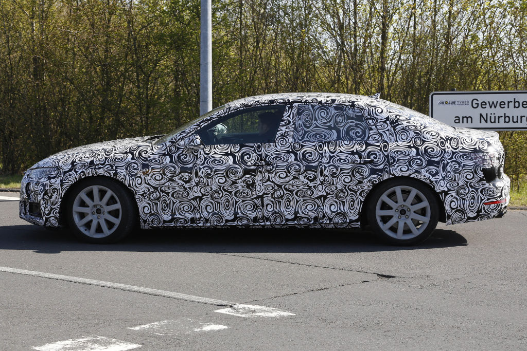 Erwischt: Erlkönig Audi S4 und S4 Avant