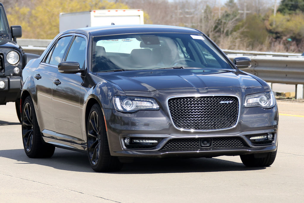 Erwischt: Chrysler 300 SRT - Mächtig amerikanisch