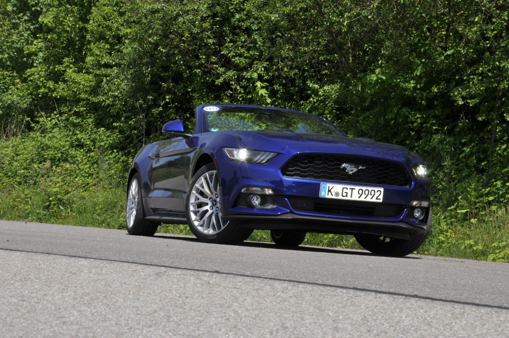 Ford Mustang Cabrio - Mit 2.3-Liter-Vierzylinder