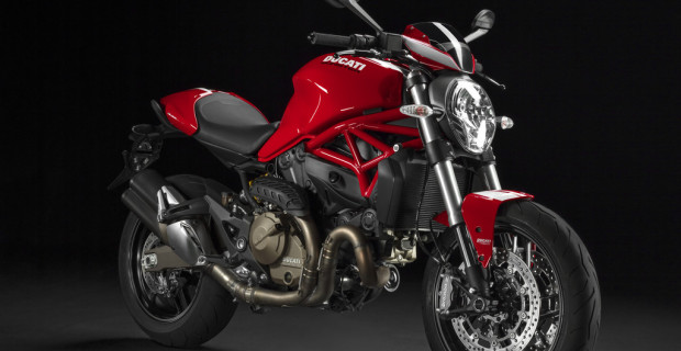 Zwei Ducati Monster mit Streifen