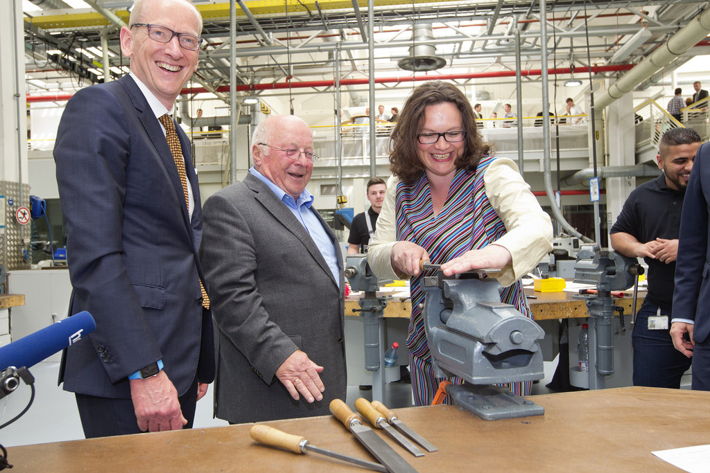 Ausbildung: Opel feiert mit Bundesarbeitsministerin Nahles und Norbert Blüm