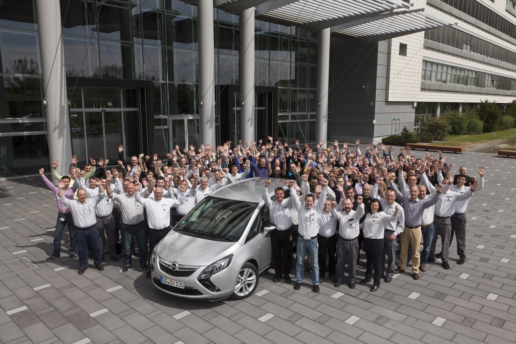 General Motors feiert eine halbe Milliarde Autos