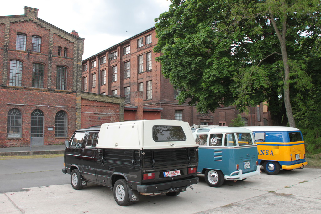 Für das automobile Kulturgut: Bundestagsabgeordnete auf Bulli-Exkursion