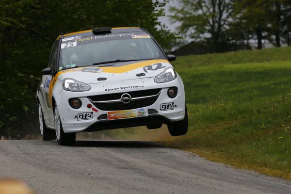 Opel-Bank sorgt für Rückenwind bei Opel-Motorsport