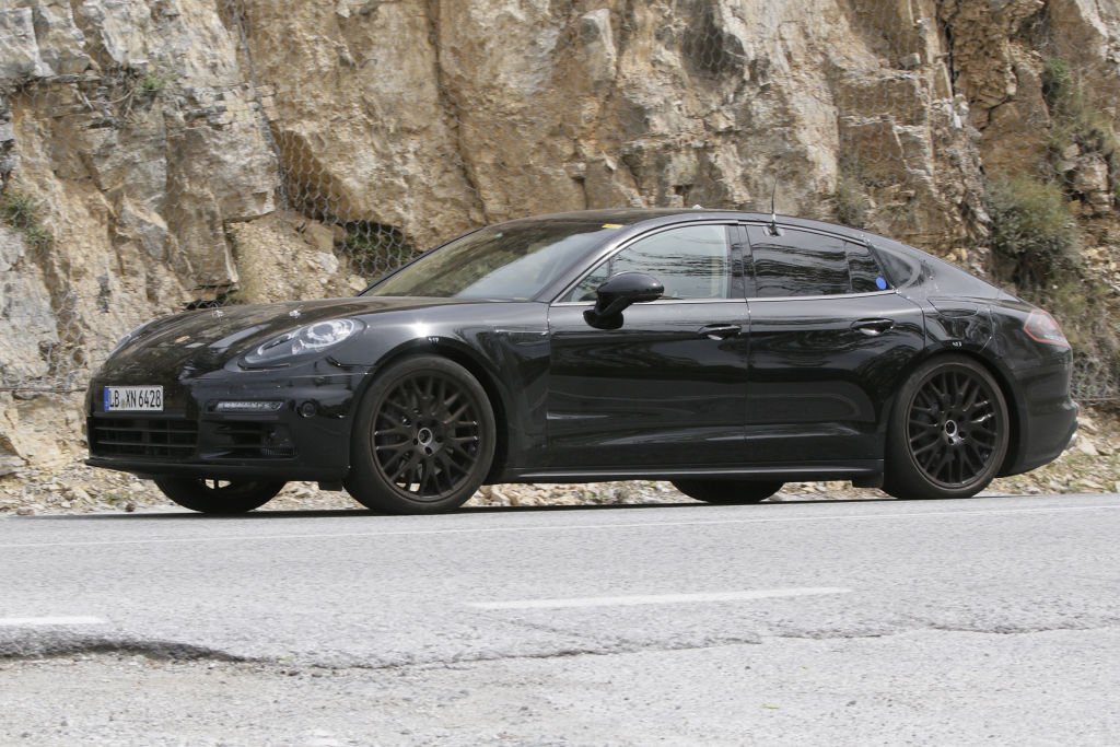 Erwischt: Erlkönig Porsche Panamera Hybrid