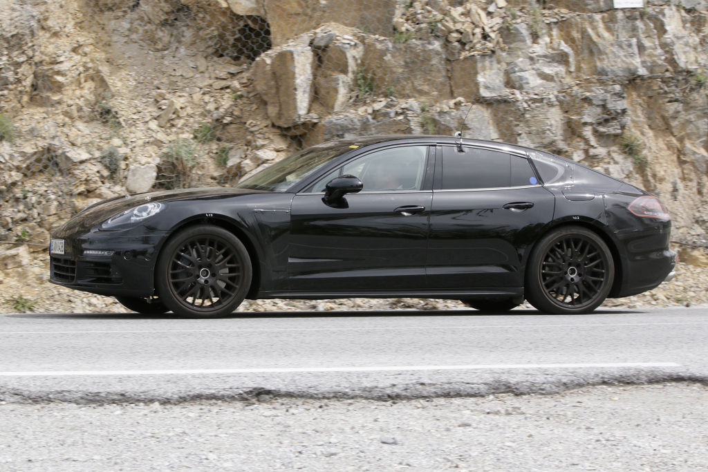 Erwischt: Erlkönig Porsche Panamera Hybrid