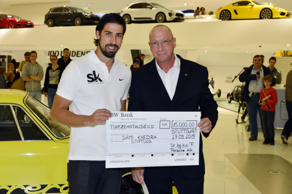 Porsche spendet 15.000 Euro für Sami-Khedira-Stiftung