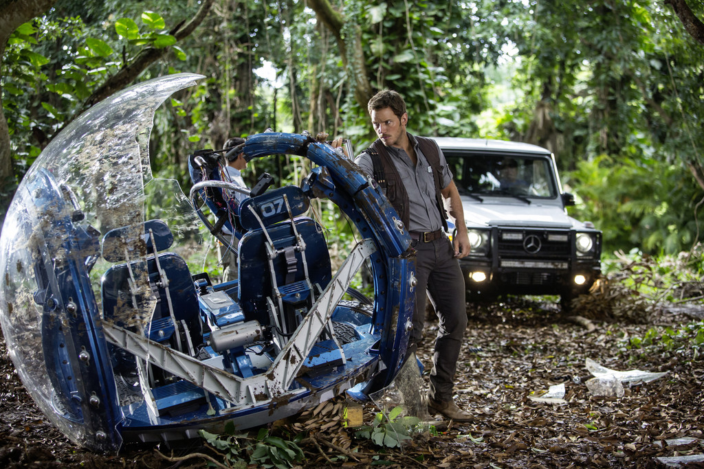 Mercedes-Benz setzt sich mit Dinosauriern in Szene