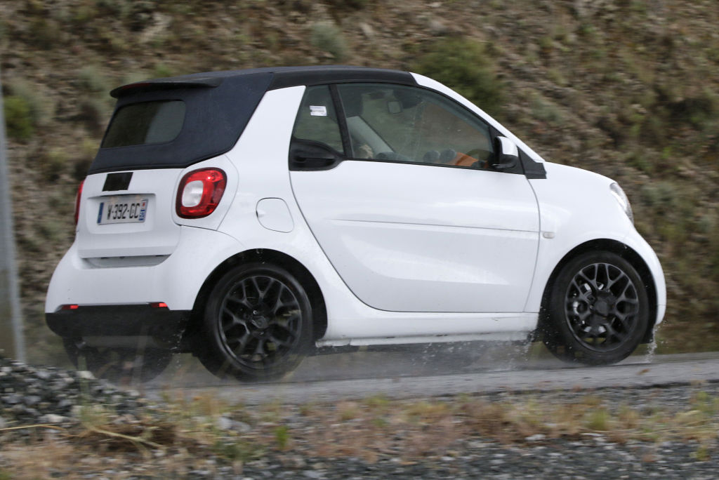 Erwischt: Erlkönig Smart ForTwo Cabrio - Spazierfahrt im Regen
