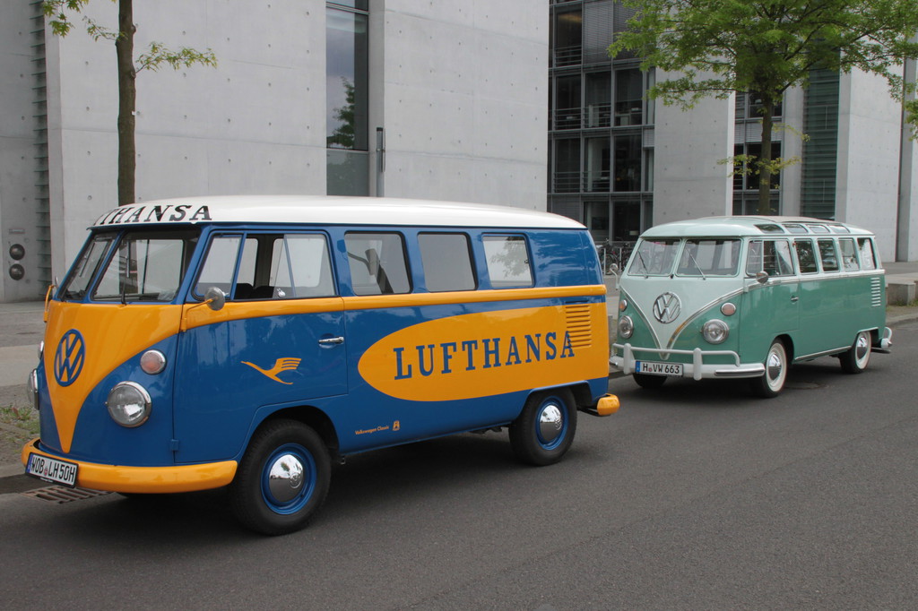 Für das automobile Kulturgut: Bundestagsabgeordnete auf Bulli-Exkursion