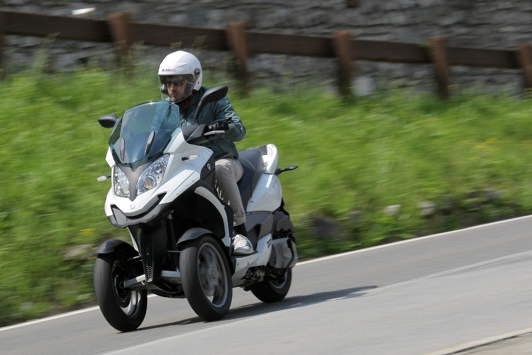 Schräge Sache: der Dreirad-Roller Quadro 350 S