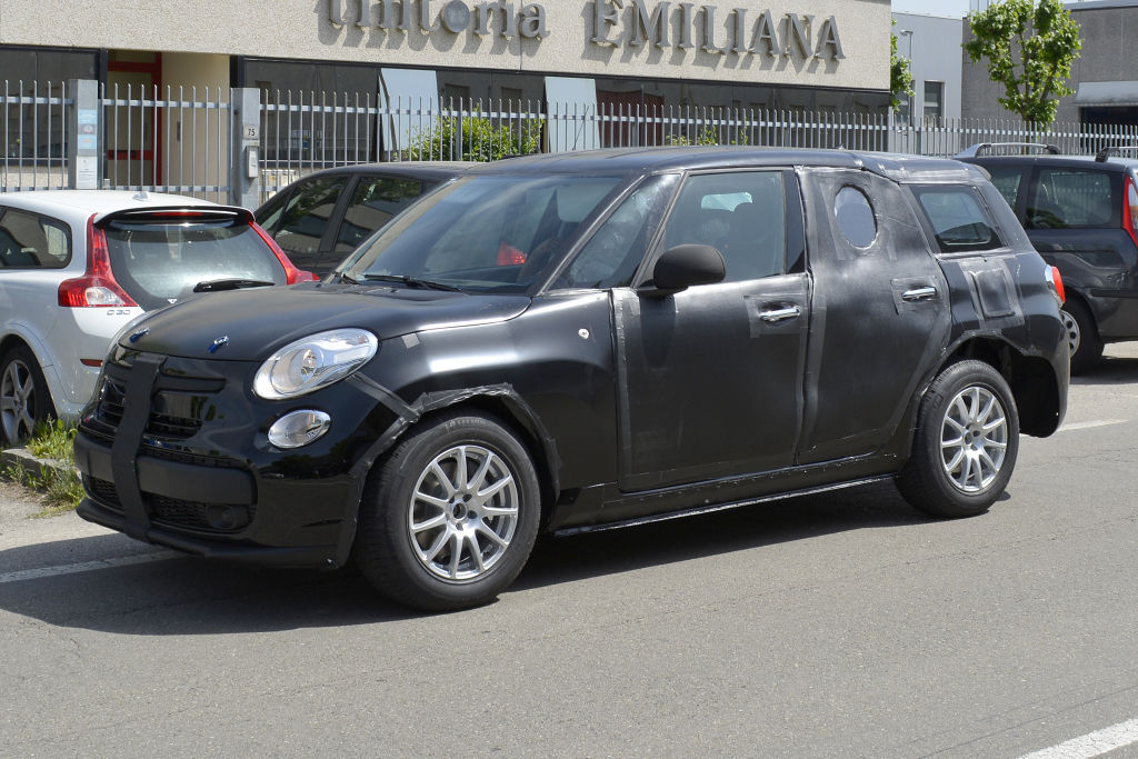 Erwischt: Erlkönig Alfa Romeo SUV – Getarnt als Fiat 500L