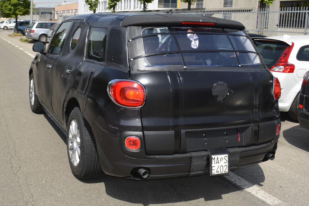 Erwischt: Erlkönig Alfa Romeo SUV – Getarnt als Fiat 500L
