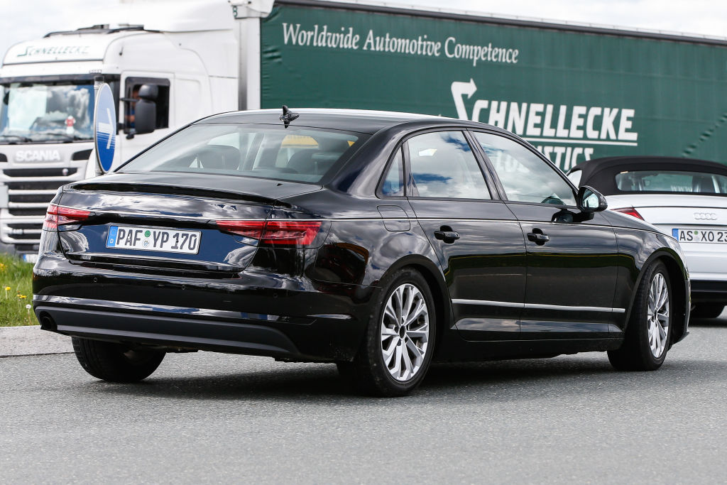 Erwischt: Neue Erlkönige des Audi A4 und A4 Avant