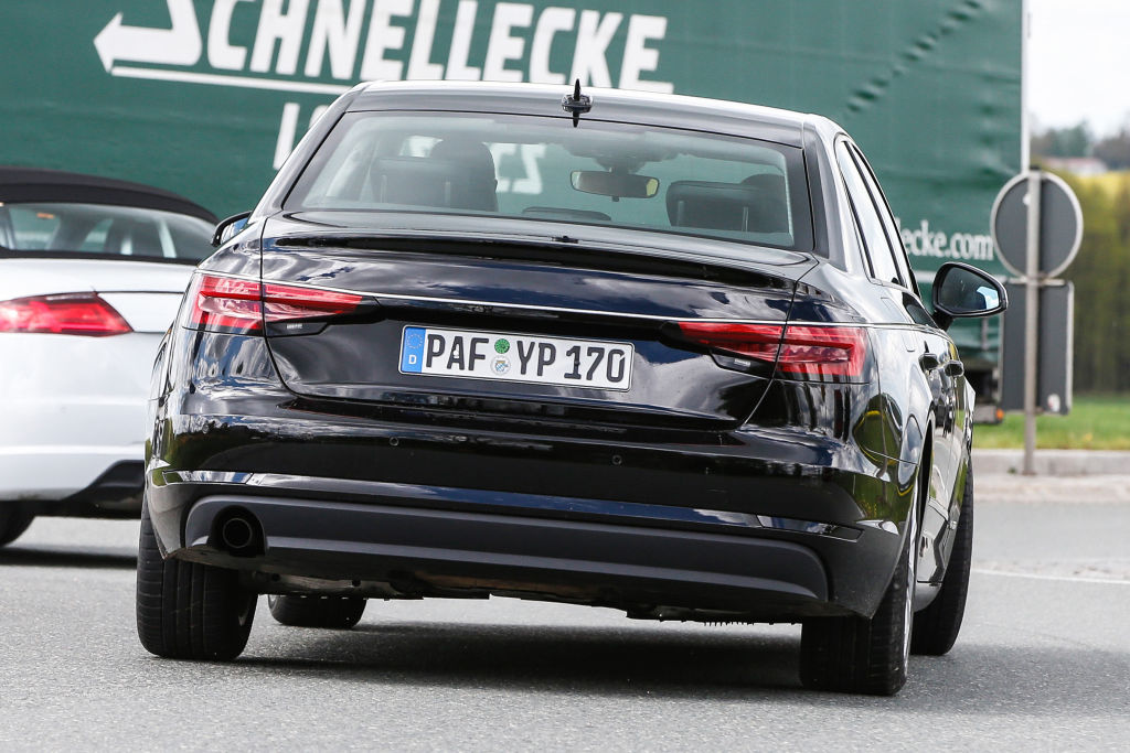 Erwischt: Neue Erlkönige des Audi A4 und A4 Avant