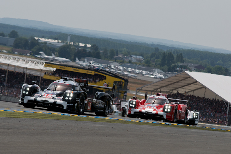 Le Mans 2015: Zwei Porsche ganz vorn