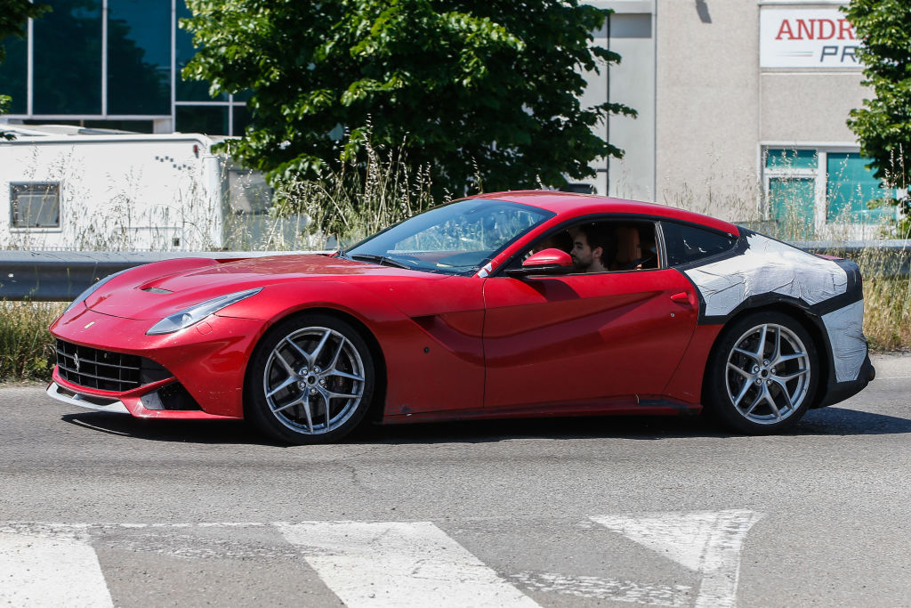 Erwischt: Erlkönig Ferrari F12 M