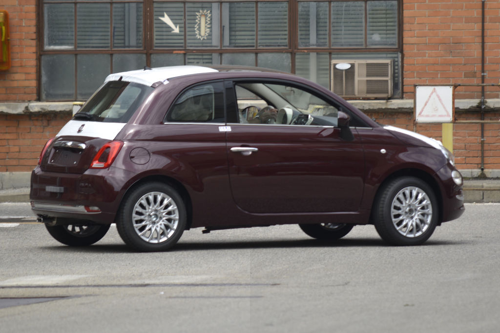 Erwischt: Erlkönig Fiat 500 Facelift – Mit wenig Tarnung unterwegs