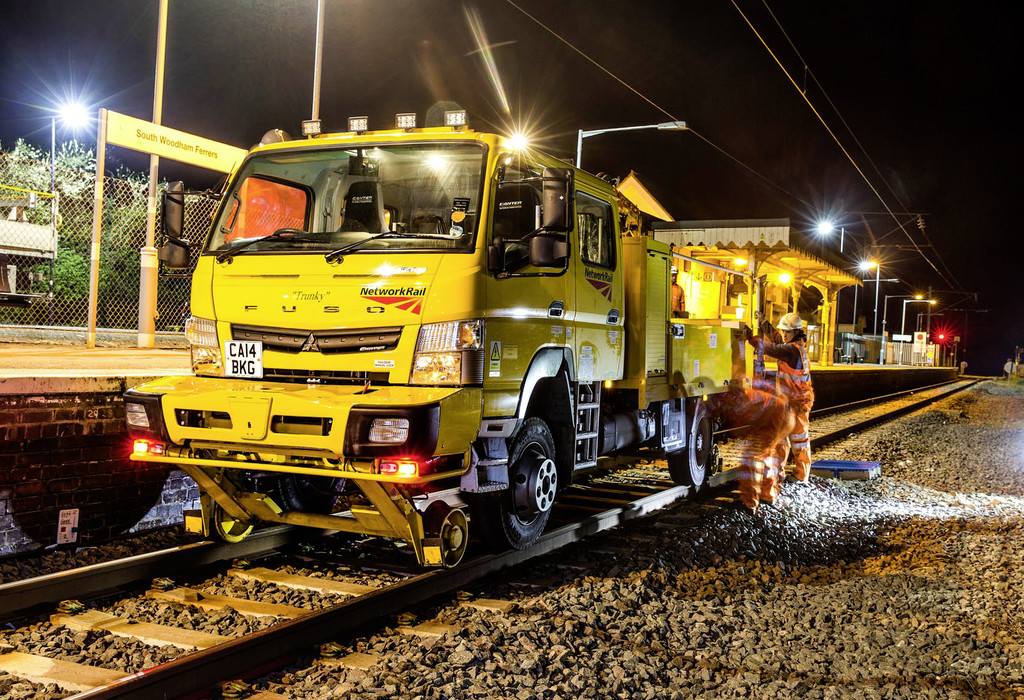 20 Fuso Canter für britisches Schienennetz