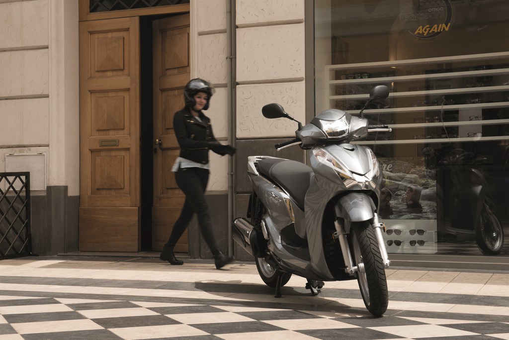 Honda SH 300i mit etlichen Neuerungen