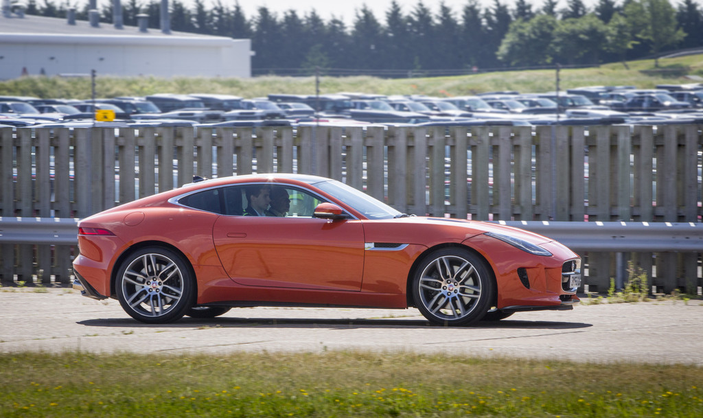 Jaguar Land Rover: Automatismen im Auto
