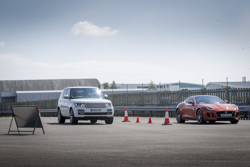 Jaguar Land Rover: Automatismen im Auto