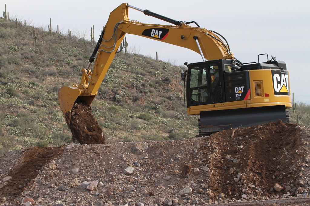 Baggern auf engem Raum: Cat 335F L CR