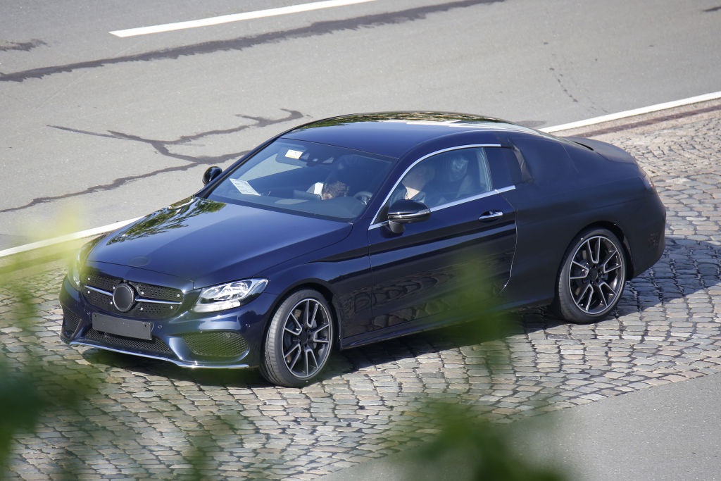 Erwischt: Erlkönig Mercedes C-Klasse Coupé - Nur mit dünner Tarnung unterwegs