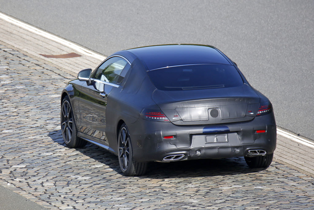 Erwischt: Erlkönig Mercedes C-Klasse Coupé - Nur mit dünner Tarnung unterwegs