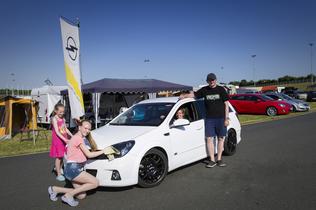 Opel-Treffen in Oschersleben: Alles so schön bunt hier