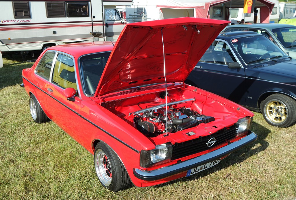 Opel-Treffen in Oschersleben: Alles so schön bunt hier