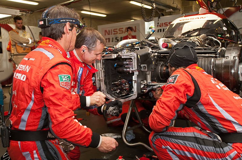 Le Mans 2015: Zwei Porsche ganz vorn