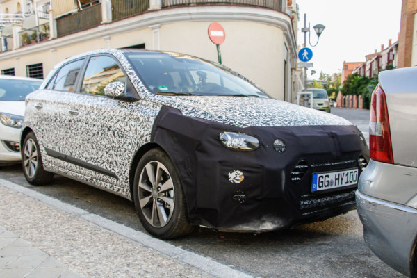 ...sportlichen Turbo-Motor aufwartet. Vermutlich hat der Vierzylinder des Veloster.....