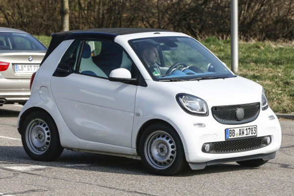 Mit dem kleinen Zweisitzer Cabrio ist nicht vor ....