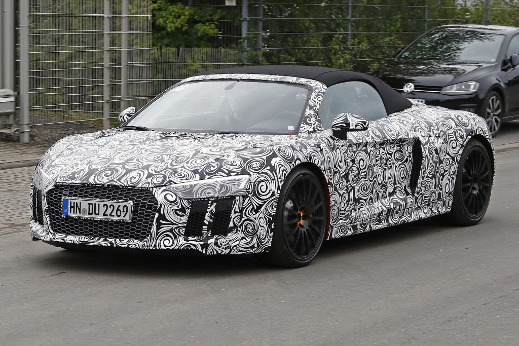 ....ihren R8 Spyder nach Maß anfertigen lassen.