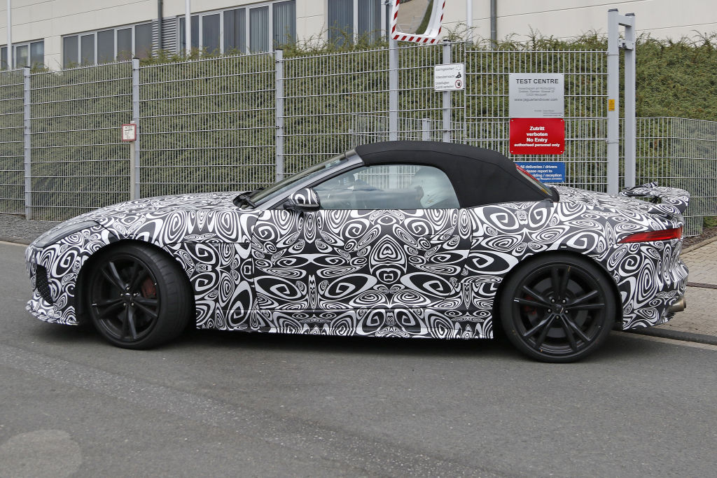 Der F-Type RS wird den überarbeiteten 5.0 Liter V8 bekommen, der dann...